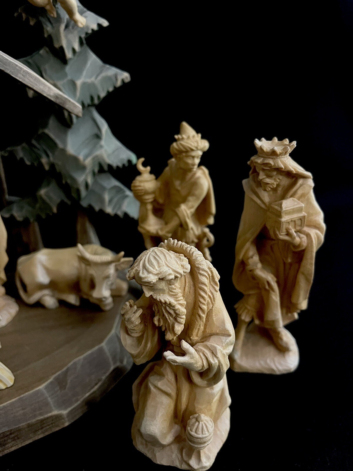 *5” Scale Anri Bacher Woodcarved Nativity Set and Stable — Italy