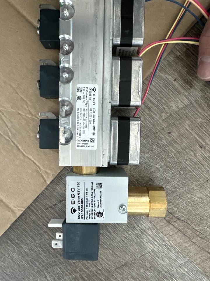 Imán de válvula de cocina Gaggenau 11019376 Foto 3 de 4