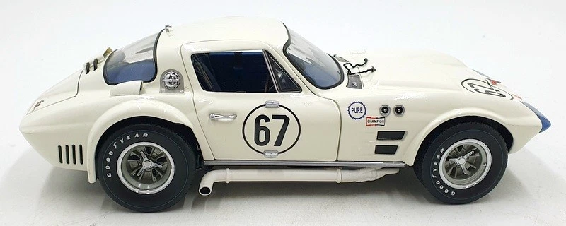 Exoto 1/18 scale 18021 - Corvette Grand Sport coupe Road America 500 1964 #67 - Image 4 of 4