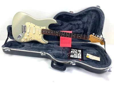 Fender Stratocaster Deluxe Plus ★ USA 1997 ★ Inca Silver ★ Lace Sensor Gold ★ - Bild 1 von 4