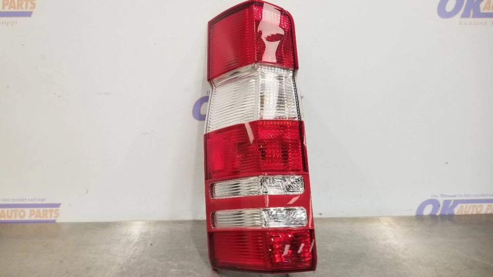 18 MERCEDES BENZ SPRINTER 2500 W906 MONTAJE LUZ TRASERA CONDUCTOR IZQUIERDO Foto 3 de 4