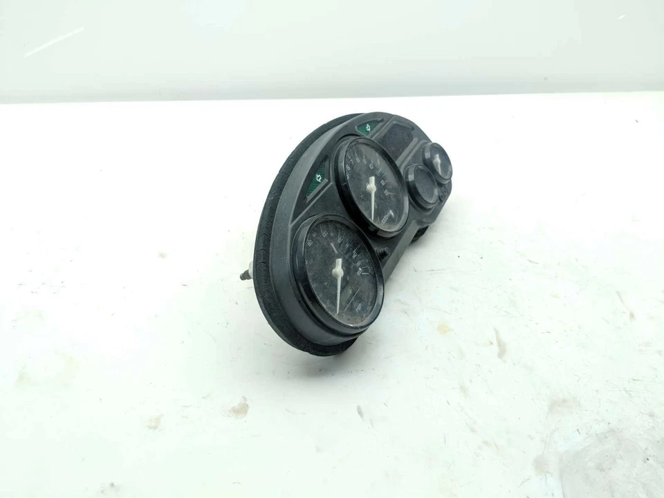 02 Suzuki Katana GSX 750 cuadro de instrumentos velocímetro velocímetro Foto 2 de 4