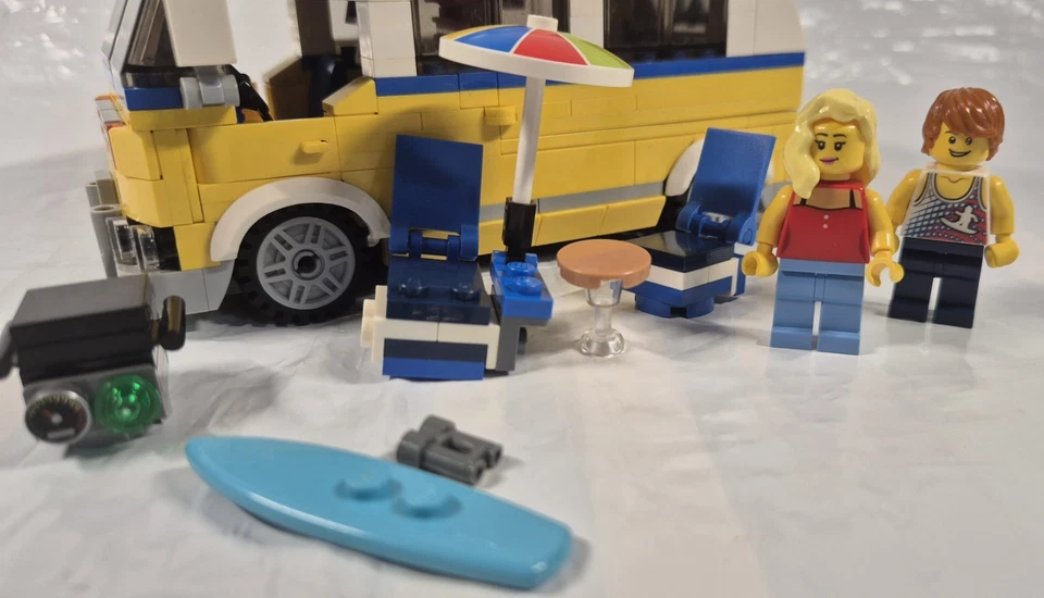 Lego Creator #31079 Sunshine Surfer Van 2018 - 100% Complete with Instructions - Image 2 of 4