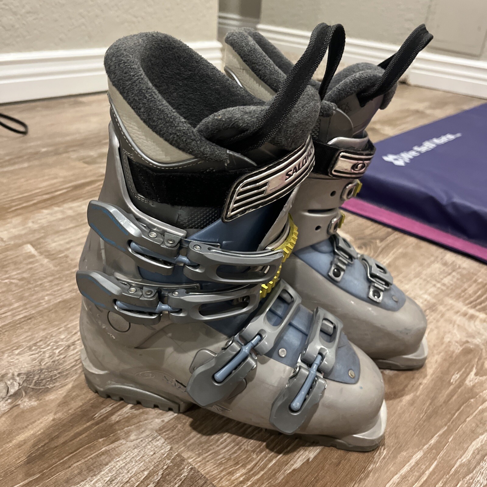 Scarponi da sci Salomon Irony da donna taglia USA 7 7 5 mondo 24 25 5