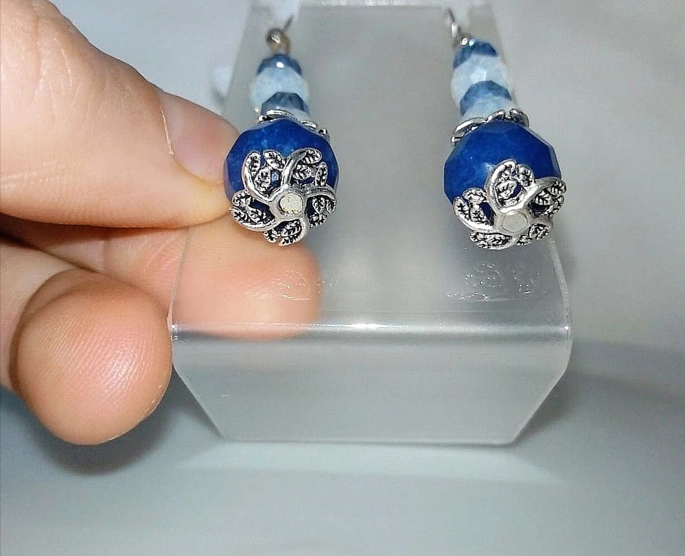 ORECCHINI DONNA IN PIETRA DI LUNA CON ZAFFIRI NATURALI, CRISTALLI E ARGENTO 925 - Immagine 3 di 4