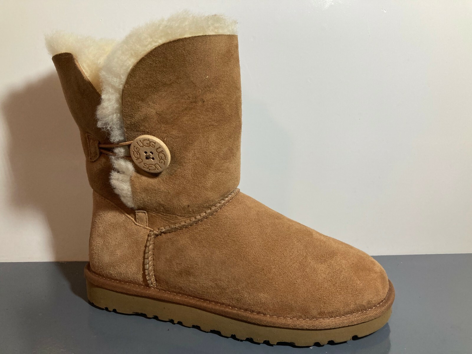 New UGG Australia Bailey Button II 5803 Suede Chestnut 6 US EUR 37
