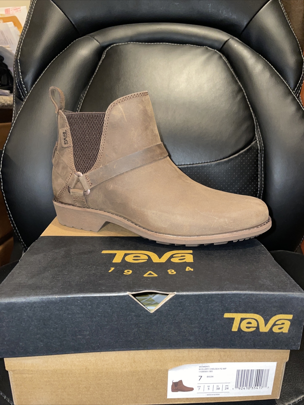 teva ellery chelsea boot