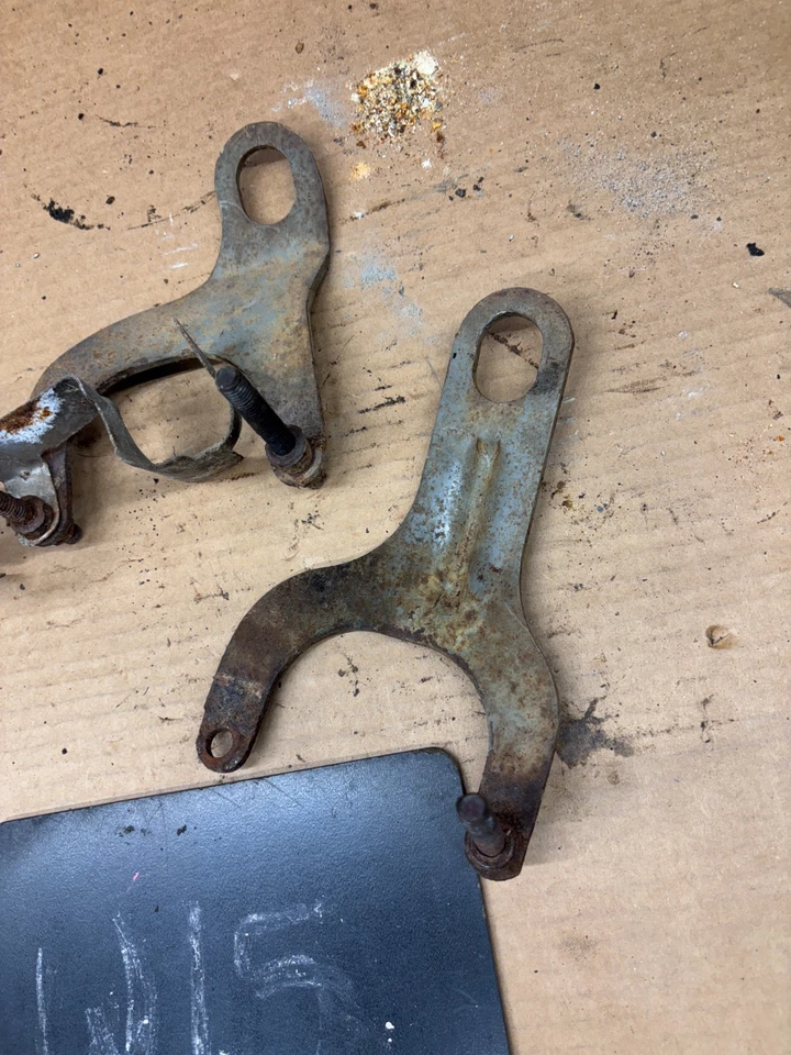 Ford F150 1987 1992 5,0 L 302 5,0 usado par de soportes de instalación de elevación del motor Foto 2 de 4