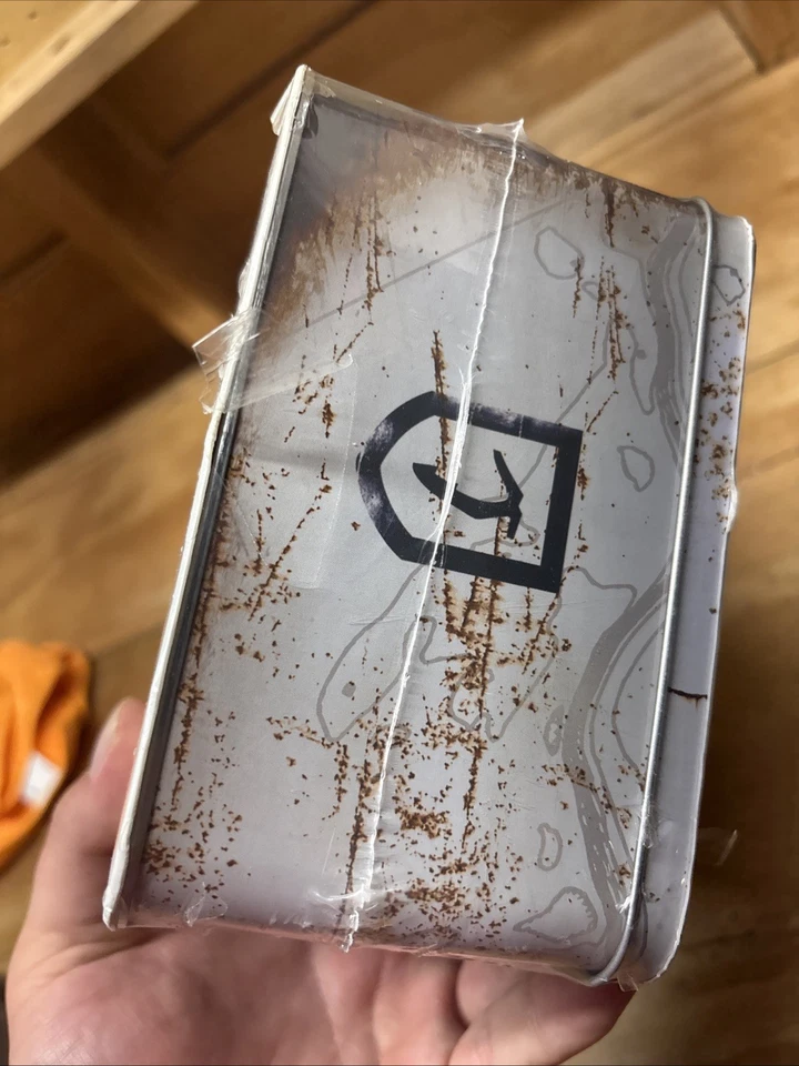 Tomb Raider XBOX 360 Collector's Edition w/Figure - NEW SEALED - Image 4 of 4