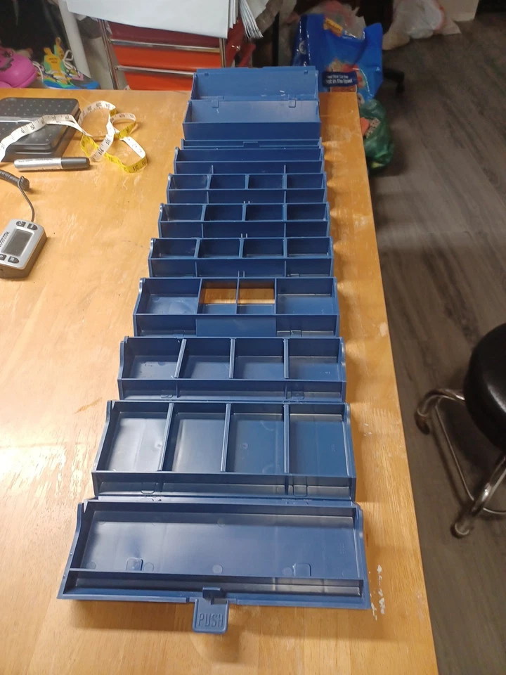 Caja de almacenamiento enrollable organizadora ROLYKIT vintage. Color azul. Foto 3 de 4