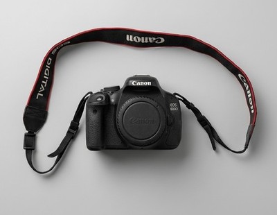 Digitalkamera Canon EOS 600D-FULL-HD-18.0MP -Body/Gehäuse, Mit Auslöser Netzteil