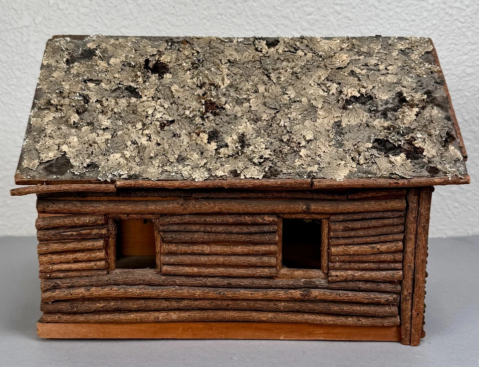 Antigua cabaña de madera del siglo XIX modelo casa juguete arte popular primitivo americano Foto 3 de 4