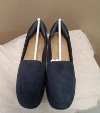 NIB Women's Easy Spirit Slip On Cushioned Sole Suede Navy 7M Cushioned Heel