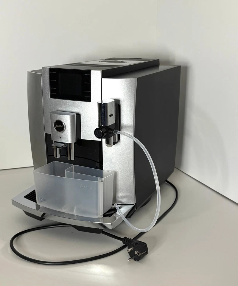 Jura E8-EB 2022 - Moonlight Silver, Foto 1 von 5