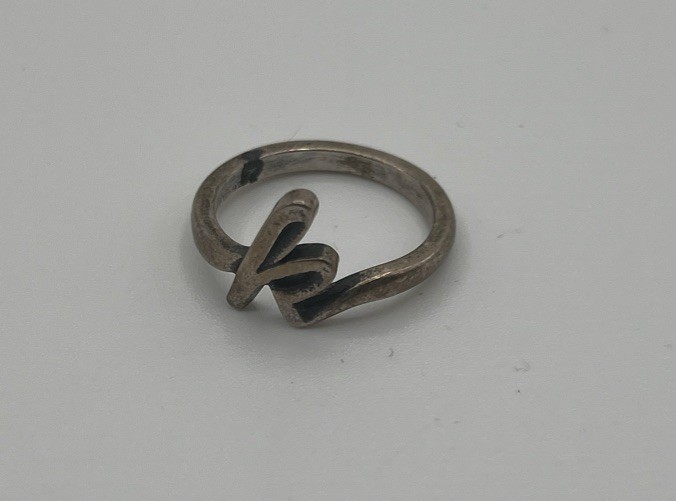 James Avery Script "K" Initial Ring Size 6 Needs … - image 1