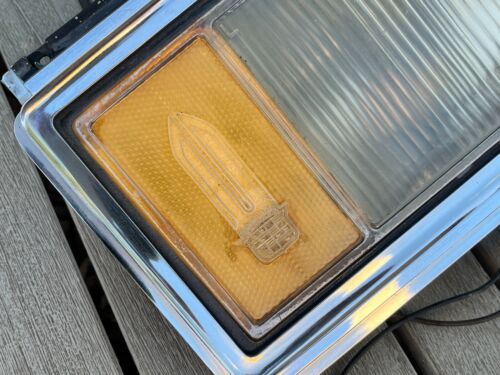 1977-1979 Cadillac Deville Fleetwood OE Corner Parking Turn Signal Light Driver - Picture 4 of 5