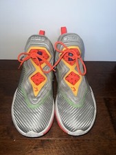 Nike Lebron Soldier XIV 14 “Liebre” Hombres Talla 10 Plata Zapatos de Baloncesto Usados