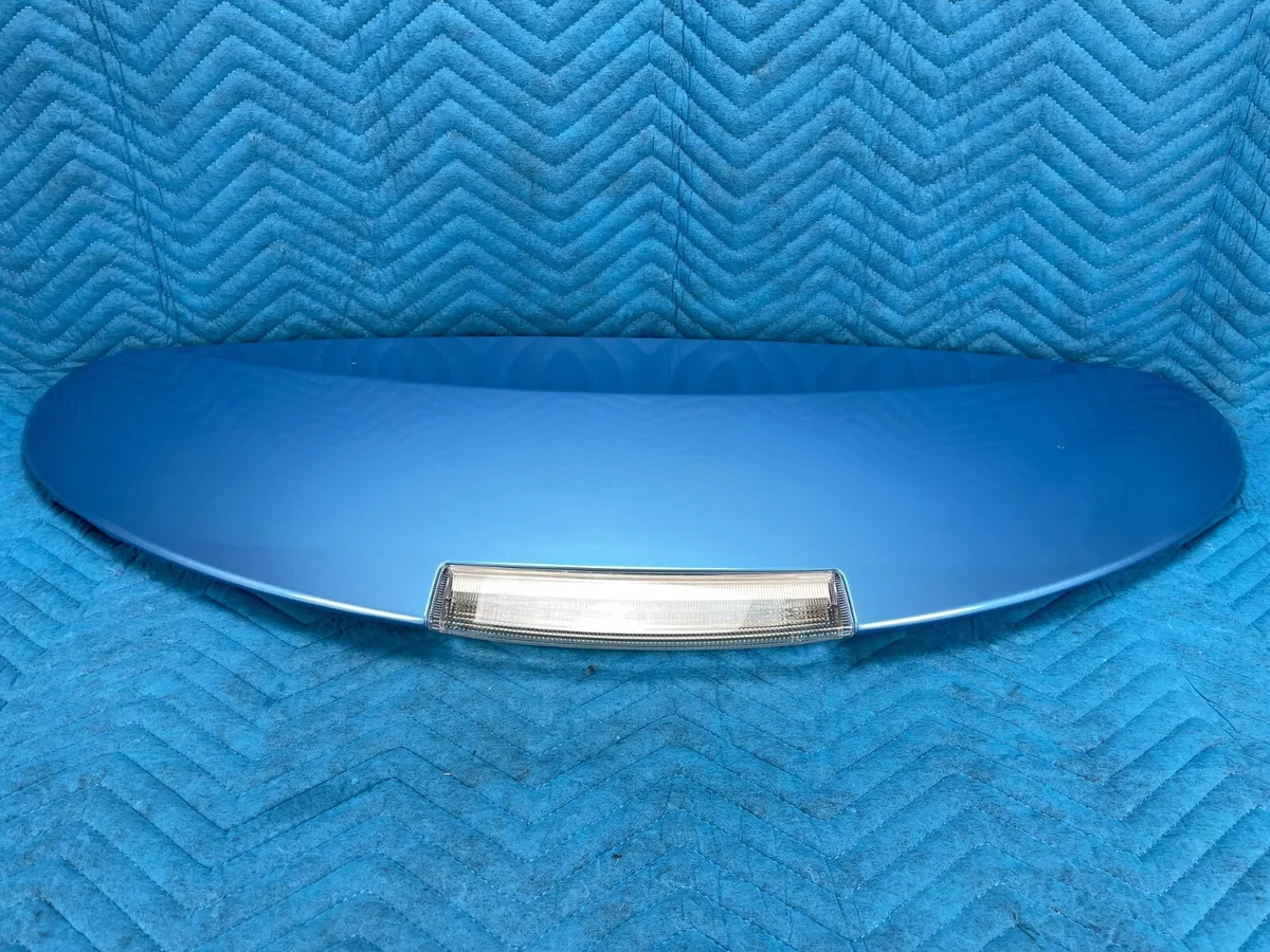 Nissan leaf 2024 solar panel spoiler