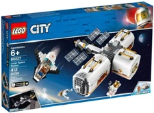 LEGO 60227 Lunar Space Station Moon Mars Astronaut Figs & Light Brick NEW SEALED