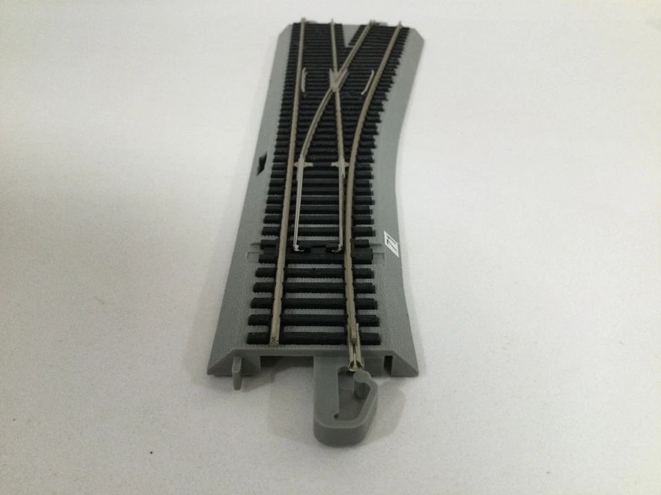 Bachmann 44133 HO Scale E-Z Command #5 DCC Turnout  Right - Image 4 of 4