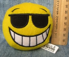 Vtg SUNGLASSES HAPPY FACE Just For Laughs SINGING Plush Keychain Working KC-10