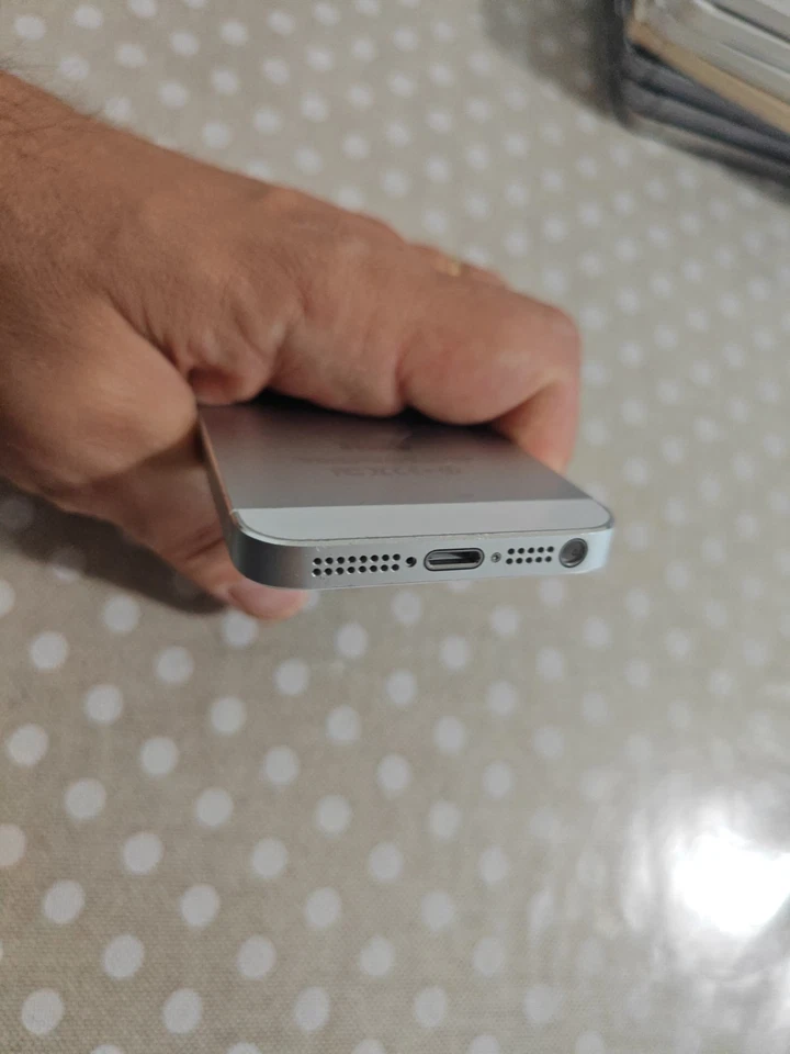 Apple iPhone 5s A1533  iOS 10 !!! 16gb Bianco Argento Silver 3747 - Immagine 3 di 4