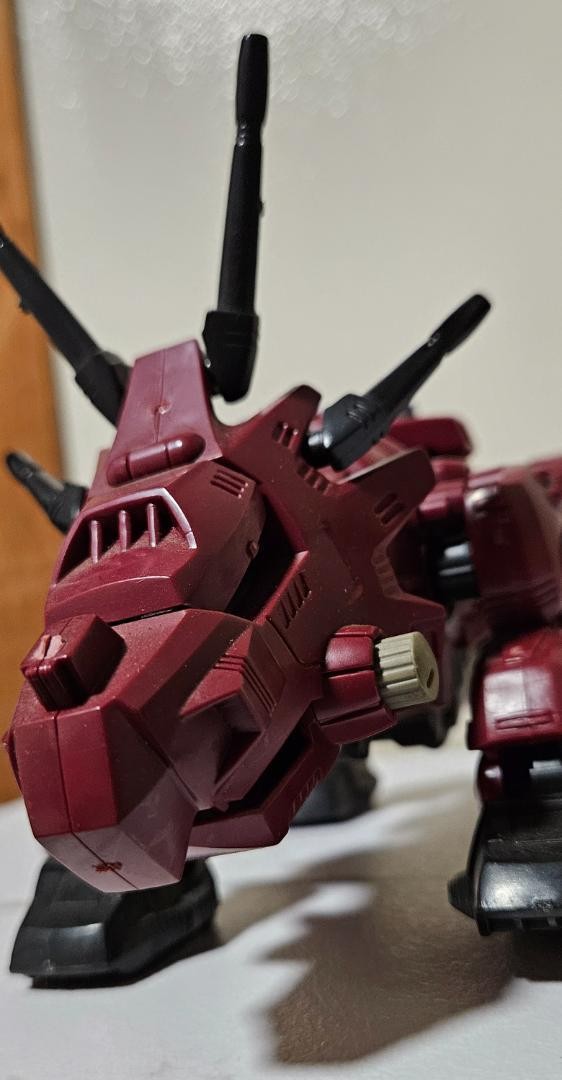 ゾイド　RED HORN  レッドホーン
（スティラコサウルス型) Red Horn - The Iron Bible