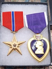 Purple Heart + Bronze Star engraved with a person's name 2. World War RAR