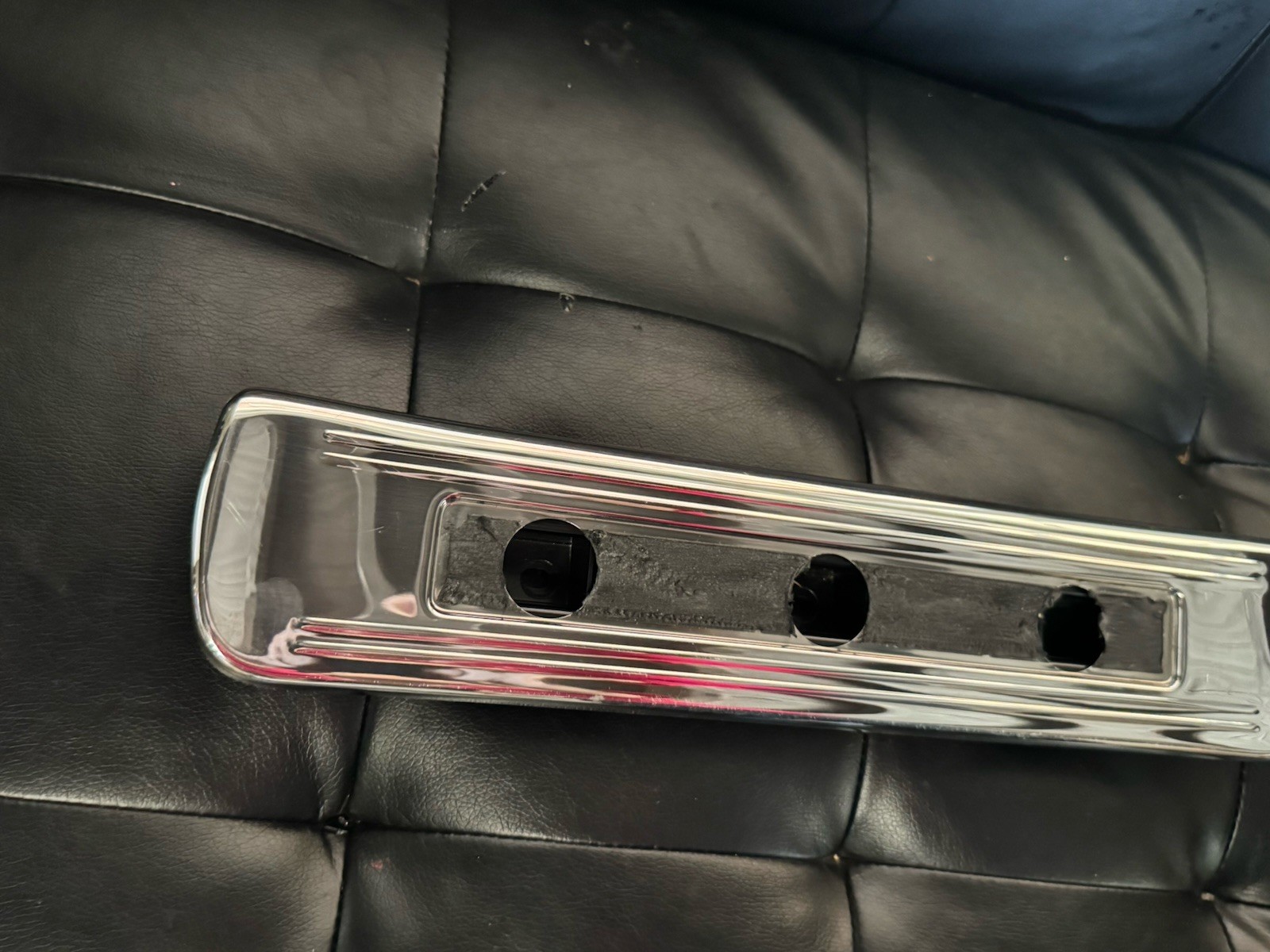 10-20 Bentley Mulsanne Left Rear Door Sill Scuff Plate 3y5863123A