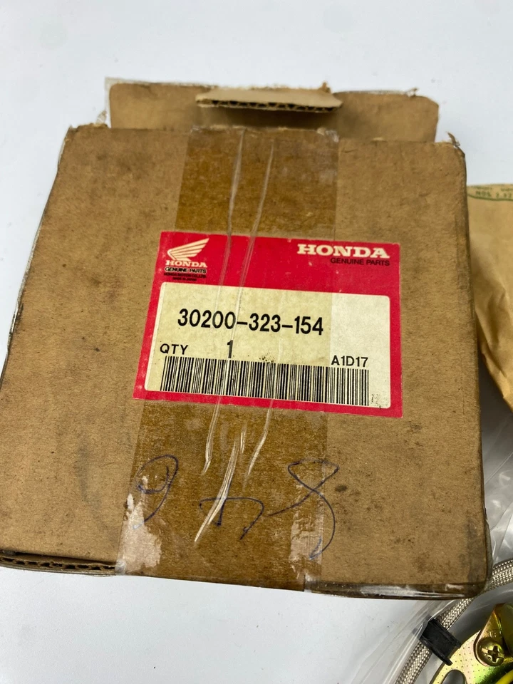 Точечная пластина в сборе для Honda CB500 CB550 CB750 NOS P/N 30200-323-154 - Изображение 2 из 4