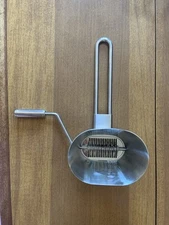 IDEALE Stainless Steel Rotary Parsley/Nut/Herb Chopper Handheld Kitchen Tool