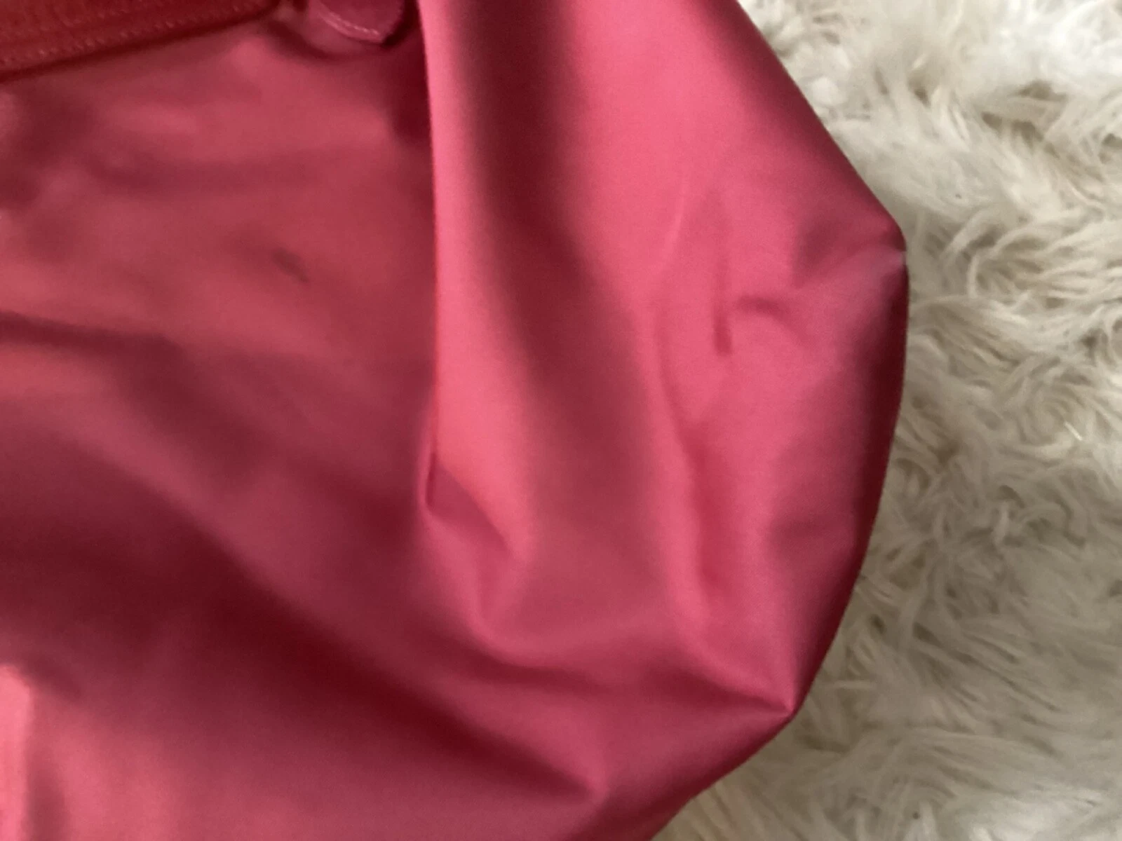 Borsa a tracolla Longchamp Le Pliage in pelle di nylon con tracolla rossa