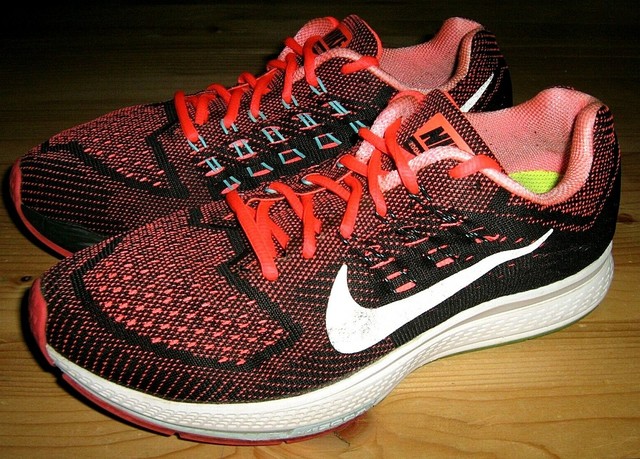 nike structure 18 red