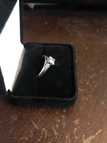 Diamond ring, 1/2 Carat, “ Leo Certified”, Princes Cut Diamond. - Picture 4 of 6