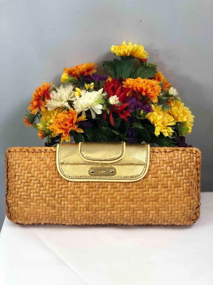 Embreagem de palha RAFE New York Elephant tecido natural tom dourado - Imagem 2 de 4