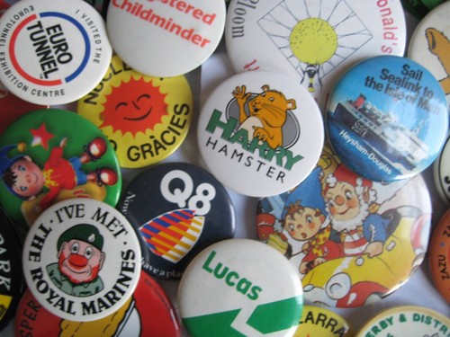 BADGE COLLECTION job lot vintage mixed group all sorts old promotion pin BADGES - Picture 10 of 15