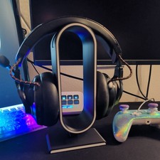 Premium Sleek Gaming Headset Stand - Modern Black And White Desk Display