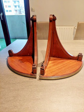 DEUX ENCOIGNURES ANCIENNES EN ACAJOU MASSIF