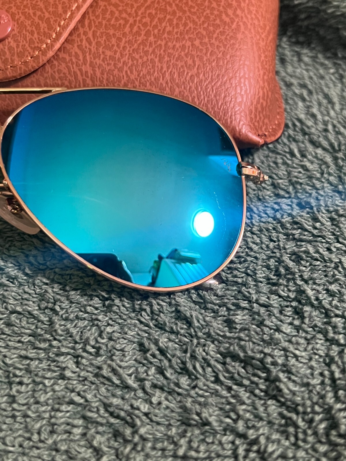 Ray Ban Aviator Sunglasses Gold Frames With Blue Mirror Lenses RB3025