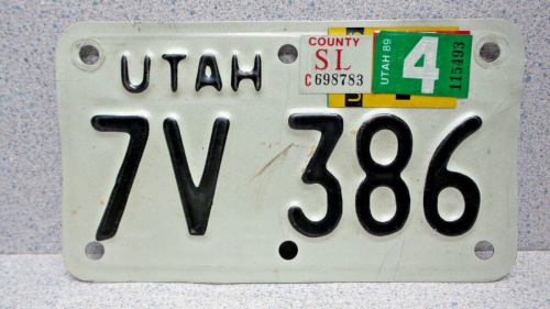 Vintage Utah 7V 386 Motorcycle License Plate Garage Man Cave - Picture 1 of 7