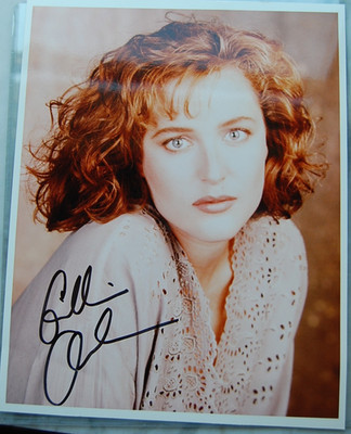 Gillian Anderson Signed 8x10 Photo - X-Files Agent Dana Scully Autograph w COA