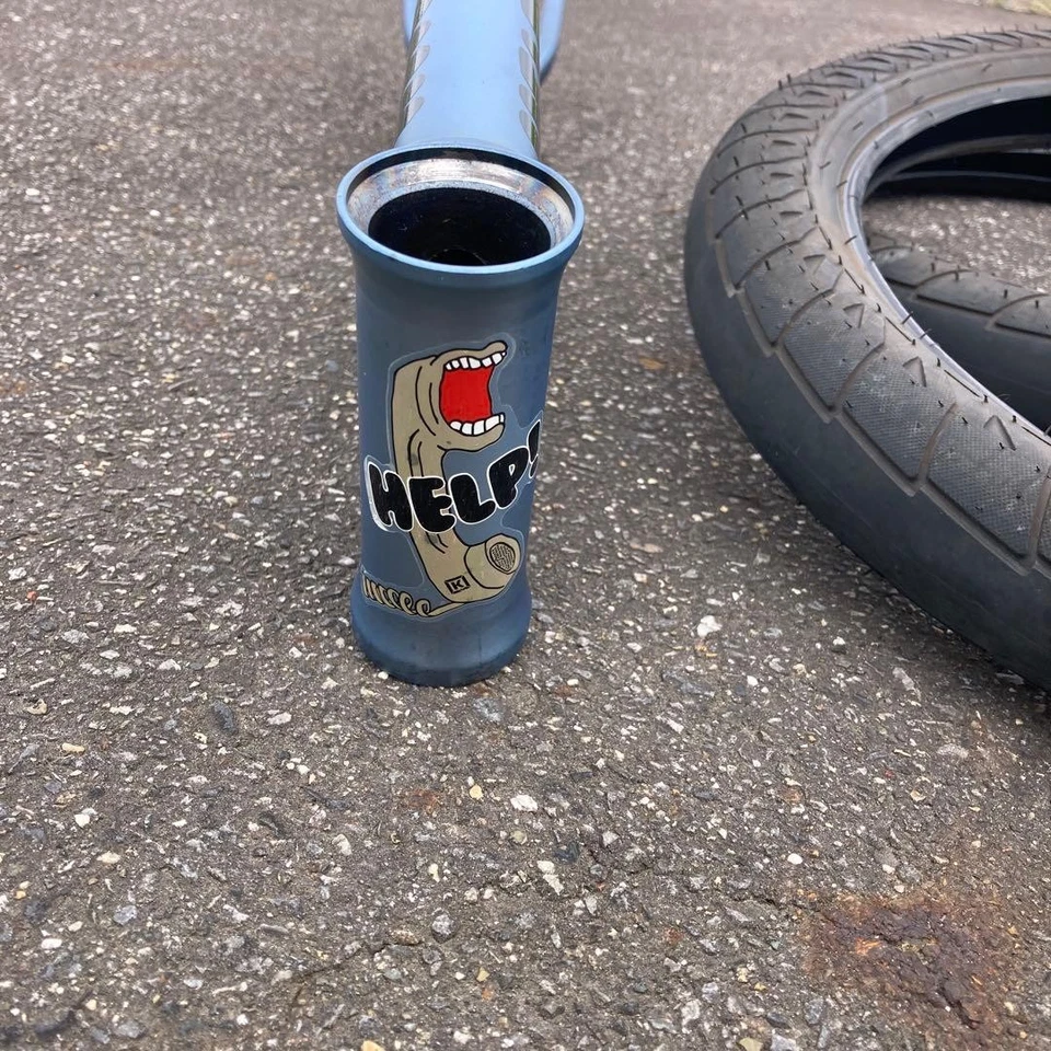 [Aichi Mikawa Hand Delivery] KINK BMX WILLIAMS Frame & Tire - Image 2 of 4