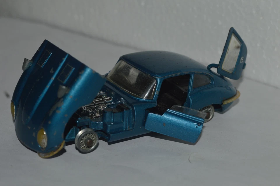 CORGI TOYS Jaguar E Tipo 2 + 2 Azul #335 Gran Bretaña 1968 Faltan neumáticos como están Foto 3 de 4