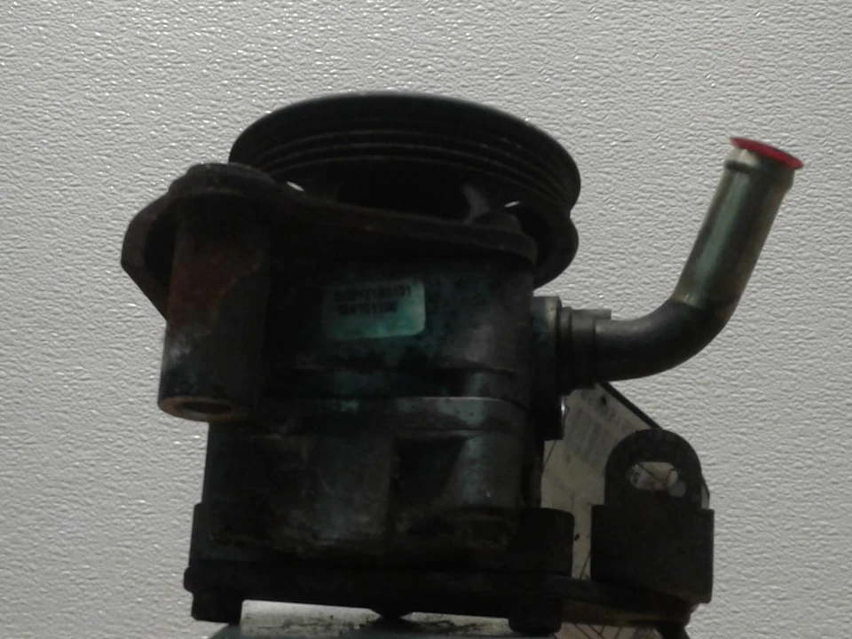 Bomba de dirección asistida usada se adapta a: Mitsubishi Eclipse 2003 3,0 L 6 cilindros grado C Foto 2 de 4