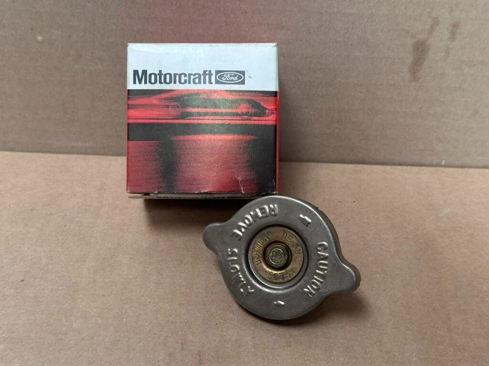 Ford Mustang GT 1979-1986 carrocería Fox nuevo tapa radiador 13 lb E2DZ-8100-A correcto L4 Foto 2 de 4