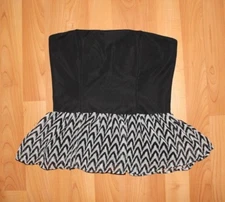 Charlotte Russe S Small Black Gray Chevron Print Strapless Peplum Crop Top EUC