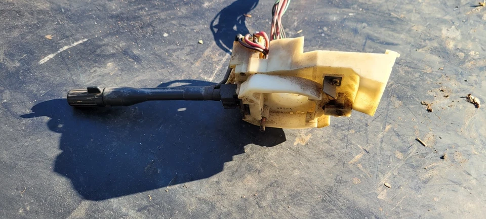 INTERRUPTOR INTERMITENTE DATSUN 1977-81 280ZX 510 810  Foto 2 de 4