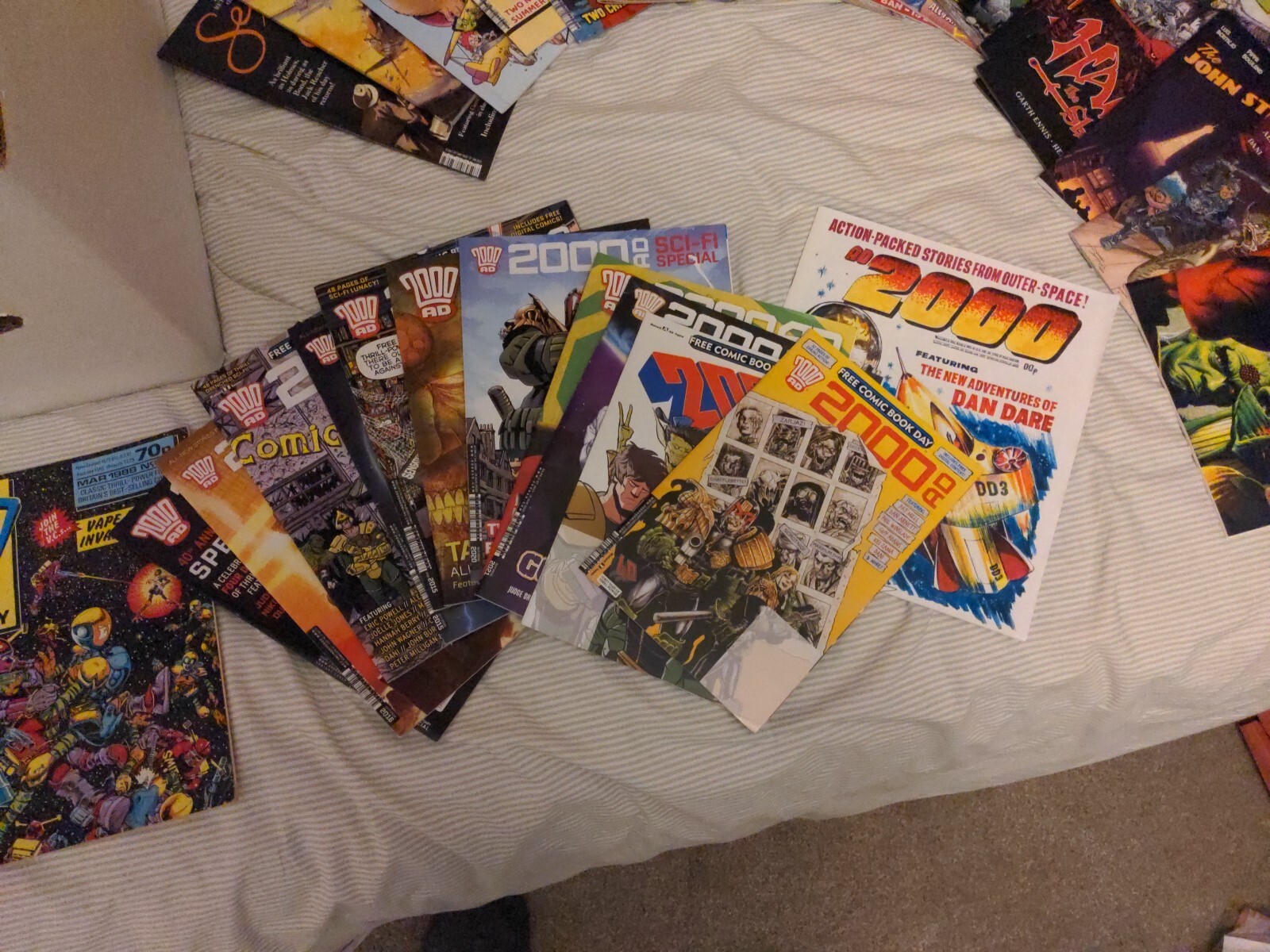 2000AD 19152301 & Megazine 357448 + Loads Of Specials And Binders
