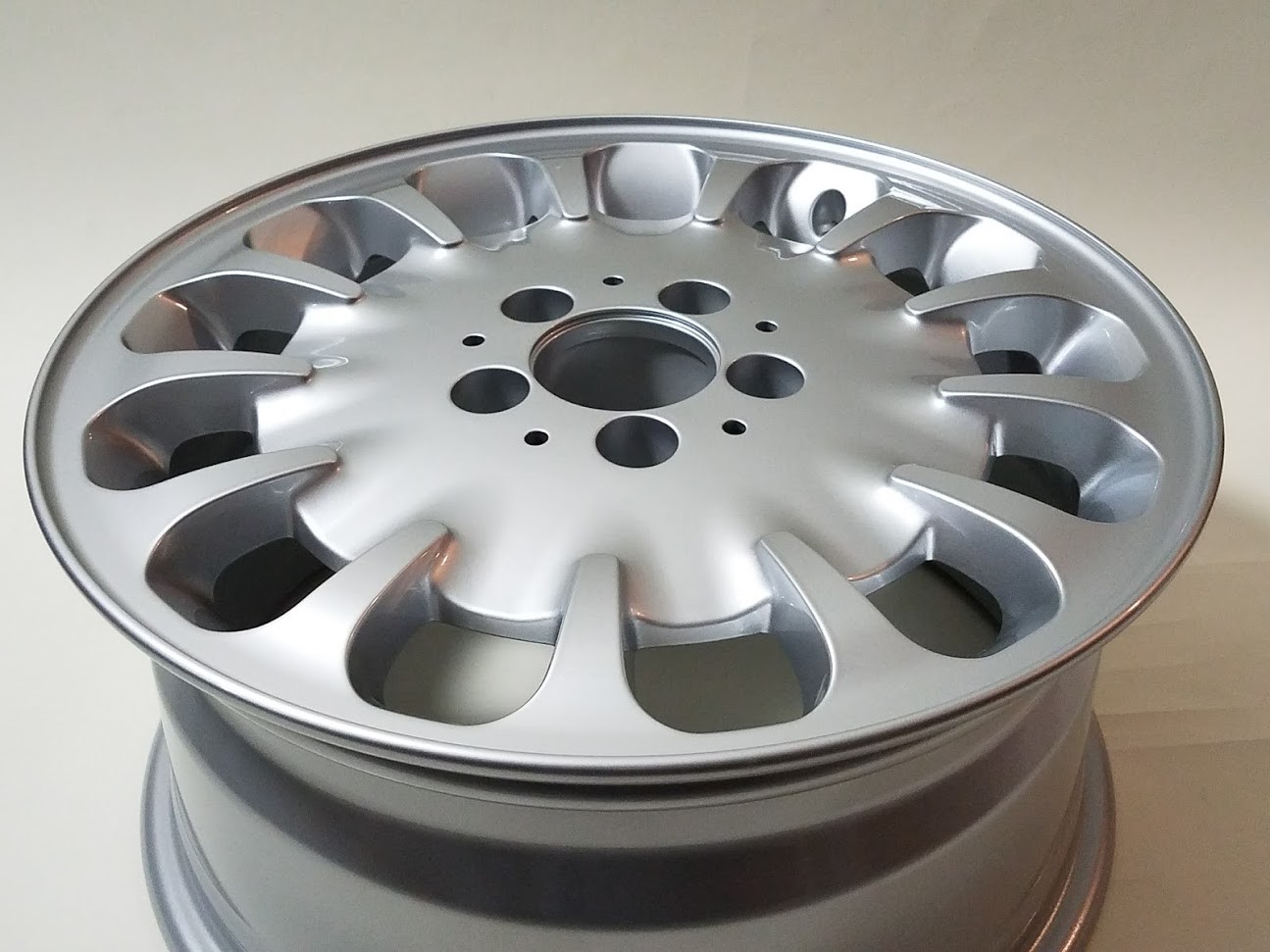NEW GENUINE MERCEDES 13 HOLE ALLOY WHEEL 7.5 X 16 OEM Part  