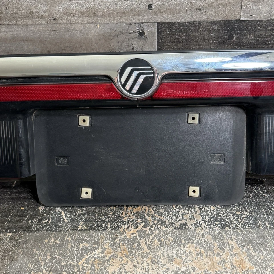 Luz trasera central Mercury Grand Marquis 1995-1997 luz tapa maletero I3319 DG1 Foto 3 de 4